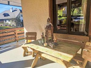 En balkon eller terrasse på Apartment Appartement 2 by Interhome + 61 billeder