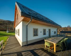 Το κτήριο όπου στεγάζεται  η παραθεριστική κατοικία