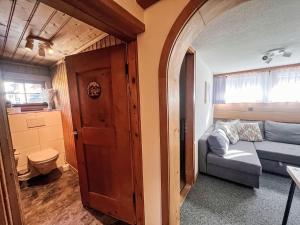 Posezení v ubytování Apartment Adlerhorst-Stube by Interhome + 7 fotografií