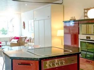 Η κουζίνα ή μικρή κουζίνα στο Apartment Center Communal 1D by Interhome