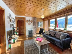 Χώρος καθιστικού στο Holiday Home Ferienhaus Licht by Interhome