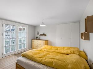 Ένα ή περισσότερα κρεβάτια σε δωμάτιο στο Holiday Home Goodje - 300m from the sea by Interhome +18 φωτογραφίες