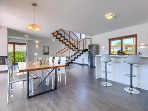 Η κουζίνα ή μικρή κουζίνα στο Villa Terra Grigia by Interhome