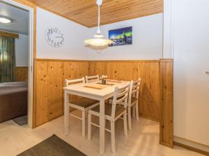 Et tv og/eller underholdning på Holiday Home Parintie 3 d 21 by Interhome