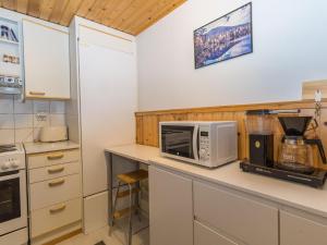 Køkken eller tekøkken på Holiday Home Parintie 3 d 21 by Interhome + 9 billeder