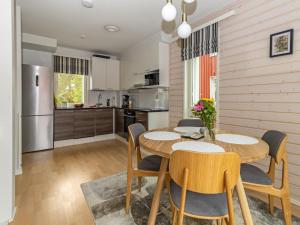 Η κουζίνα ή μικρή κουζίνα στο Holiday Home Hailuodon villa merituuli by Interhome +13 φωτογραφίες