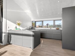 O bucătărie sau chicinetă la Holiday Home Daren - 700m from the sea by Interhome