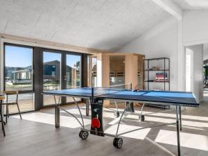 Facilități de tenis de masă la sau în apropiere de Holiday Home Daren - 700m from the sea by Interhome