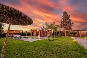 Κήπος έξω από το Villa piscine privée sans vis à vis, Vue superbe, Proche centre - Fibre Optique Wifi - Family Only