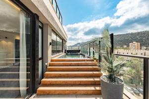 En generel udsigt til bjerge eller udsigt til bjerge taget fra lejligheden