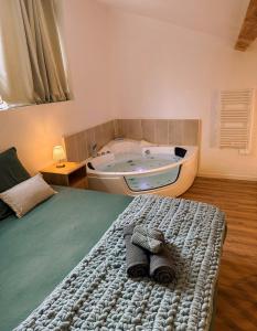 Φωτογραφία από το άλμπουμ του L'Instant Suspendu - Loft & Spa σε Saint-Girons