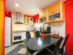 Η κουζίνα ή μικρή κουζίνα στο Holiday Home Terracotta by Interhome