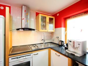 Η κουζίνα ή μικρή κουζίνα στο Holiday Home Terracotta by Interhome