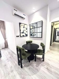 Φωτογραφία από το άλμπουμ του Luxury 3 Bedroom Family Apartment in Oniru, VI - Swimming Pool, PS5 & 237 Power Supply in all Secure Estate - Close to Landmark Beach - Near Four Points by Sheraton σε Lagos