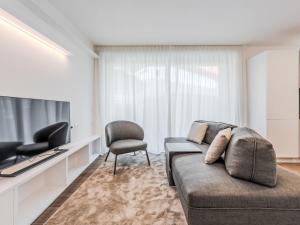 Et tv og/eller underholdning på Apartment Dolores-3 by Interhome + 62 billeder