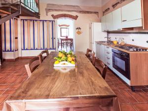 Η κουζίνα ή μικρή κουζίνα στο Apartment Rosa by Interhome