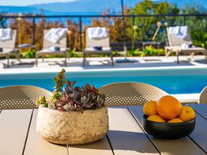 Bazén v ubytování Apartment Lamar by Interhome nebo v jeho okolí