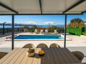 Bazén v ubytování Apartment Lamar by Interhome nebo v jeho okolí