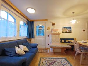 Un lugar para sentarse en Apartment Appartamento Ghezzi by Interhome