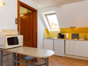 Η κουζίνα ή μικρή κουζίνα στο Apartment Nadori 2 by Interhome