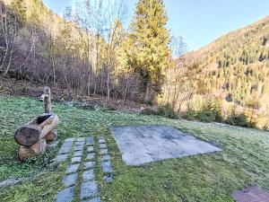 Động vật gần/tại nhà gỗ