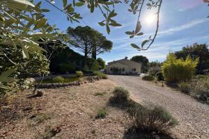 Zahrada ubytování Countryside studio with pool in Callas
