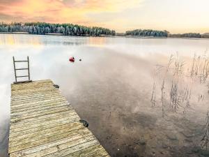 Φυσικό τοπίο κοντά σε αυτή η παραθεριστική κατοικία +17 φωτογραφίες