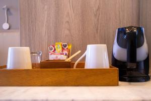 Tetera y cafetera en Regal Inn Ballito