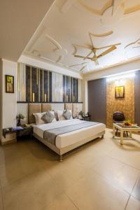 Ένα ή περισσότερα κρεβάτια σε δωμάτιο στο Hotel Opera Delhi Airport