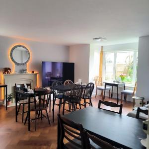 TV a/nebo společenská místnost v ubytování Meadow Rise Guest House