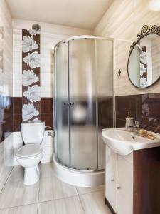 Ένα μπάνιο στο Willa Kapitańska i Willa Marynarska +38 φωτογραφίες