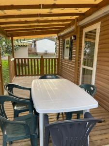 Φωτογραφία από το άλμπουμ του Bungalow camping la Berge fleurie σε Mialet