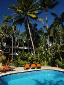 Bazén v ubytování Safari Beach Hotel Patong nebo v jeho okolí
