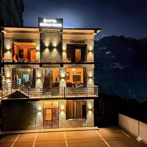 En generel udsigt til bjerge eller udsigt til bjerge taget fra hotellet