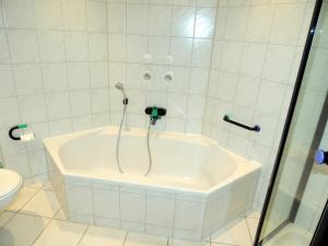 Koupelna v ubytování Gästehaus Am Hirtenberg