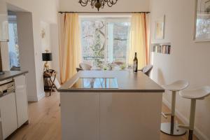 Una cocina o cocineta en Altstadt Elegance 8 fotos más