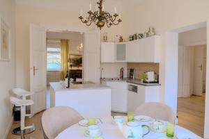 Una cocina o cocineta en Altstadt Elegance