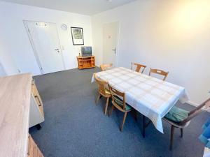 Η κουζίνα ή μικρή κουζίνα στο Apartmenthaus Wohnbau GmbH Gebrüder Laurent +10 φωτογραφίες