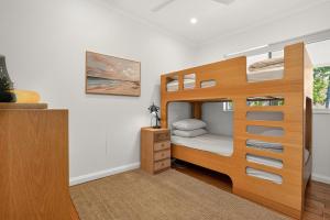 Postel nebo postele na pokoji v ubytování SaltNest - A calm and modern retreat by the sea