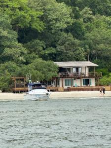 Φυσικό τοπίο κοντά σε αυτή η παραθεριστική κατοικία