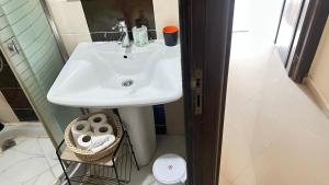 Ένα μπάνιο στο Monopolios