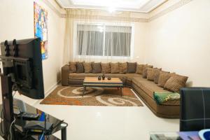 Χώρος καθιστικού στο Monopolios