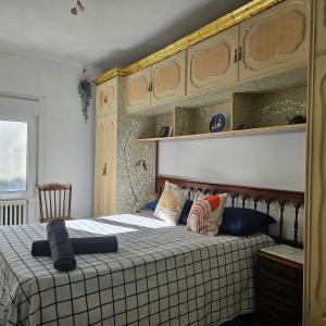 Postel nebo postele na pokoji v ubytování Casa Rural "AMARA" Bardenas