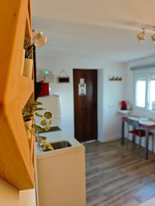 Η κουζίνα ή μικρή κουζίνα στο Apartamento MARIANTO