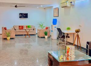 Et opholdsområde på Kora Royale Serviced Apartment