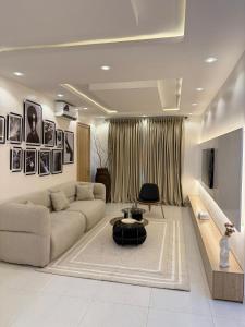 Гостиная зона в Hugs Luxury Apartments