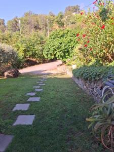 Κήπος έξω από το Villa Bianca Chioselle