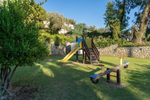 Herní místnost nebo prostor pro děti v ubytování Villa Spartias