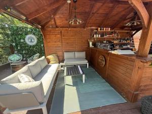 Χώρος καθιστικού στο The Retreat at Little Oaks