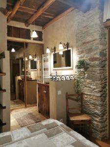 Una cocina o cocineta en Gite rustique de charme chez Santa é Pasquà